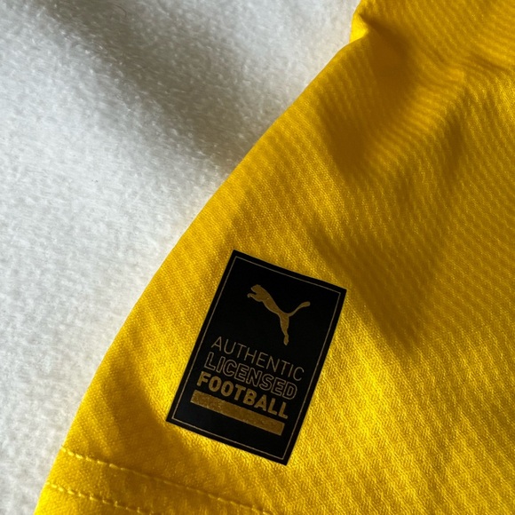 BVB women’s yellow game jersey - Picture 6 of 7